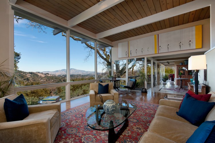 1062 Via Baja LR View