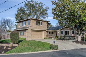 Gloria Court Front Photo